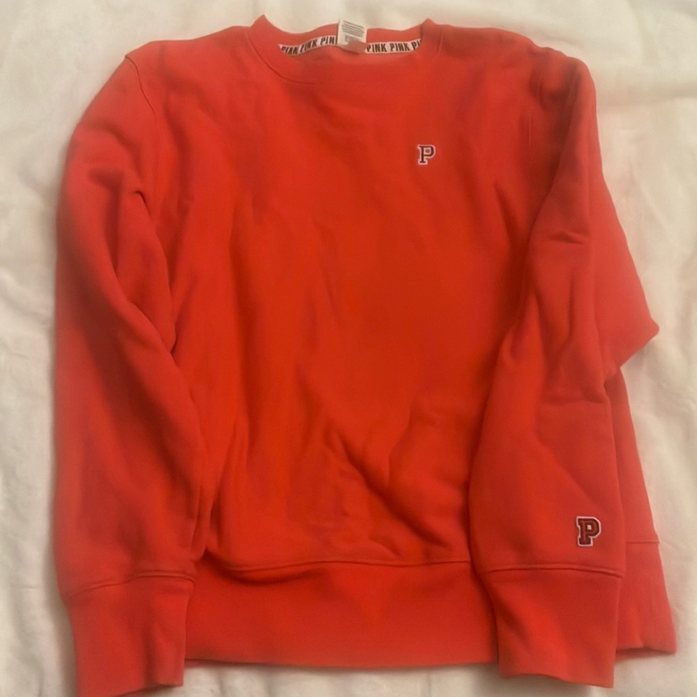 Medium red sweater from pink for only 10$
